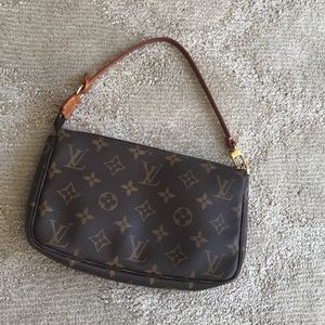 Louis Vuitton Pouchette Authentic